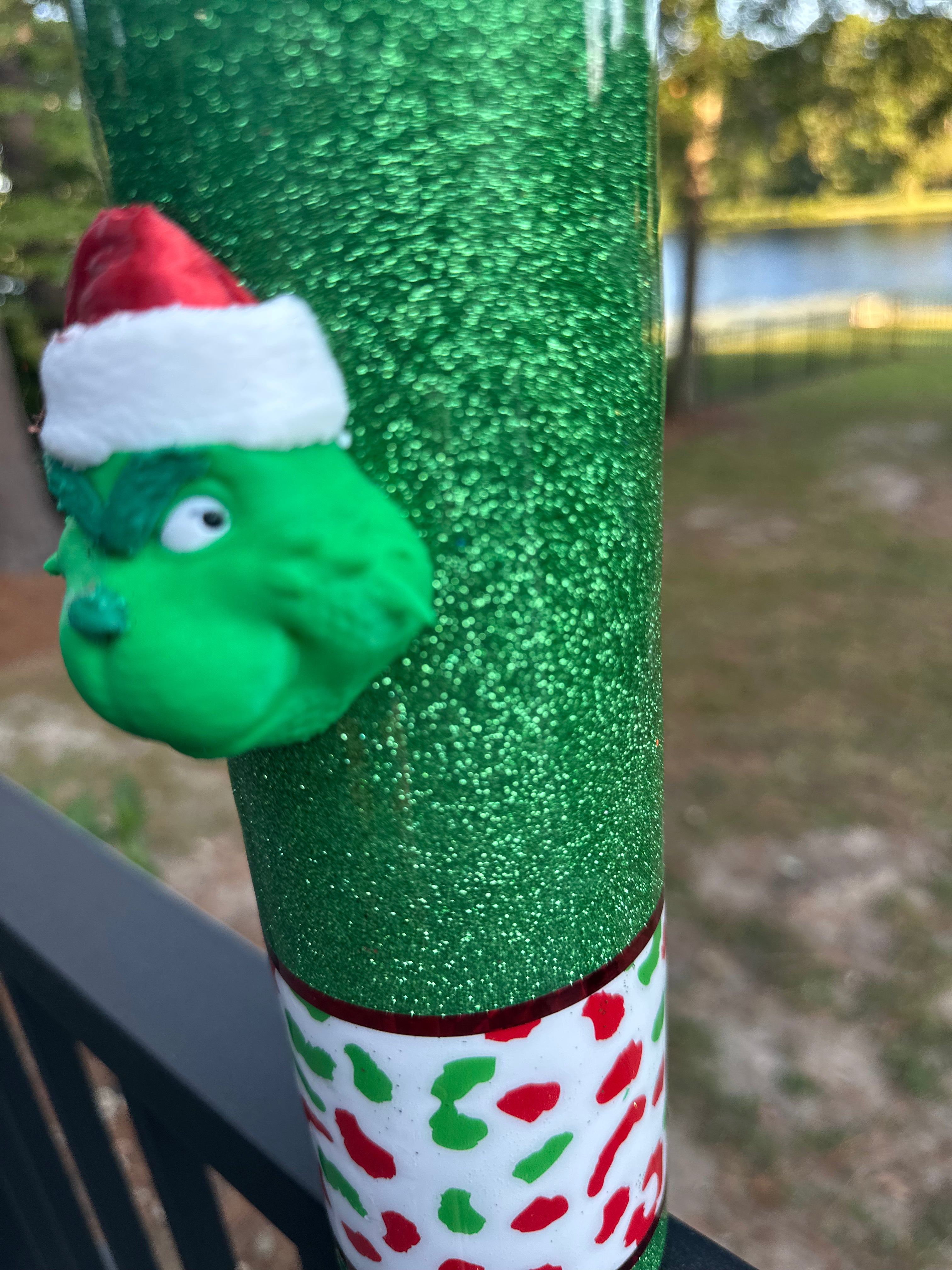 32 oz Red Hat Green Christmas Guy Tumbler