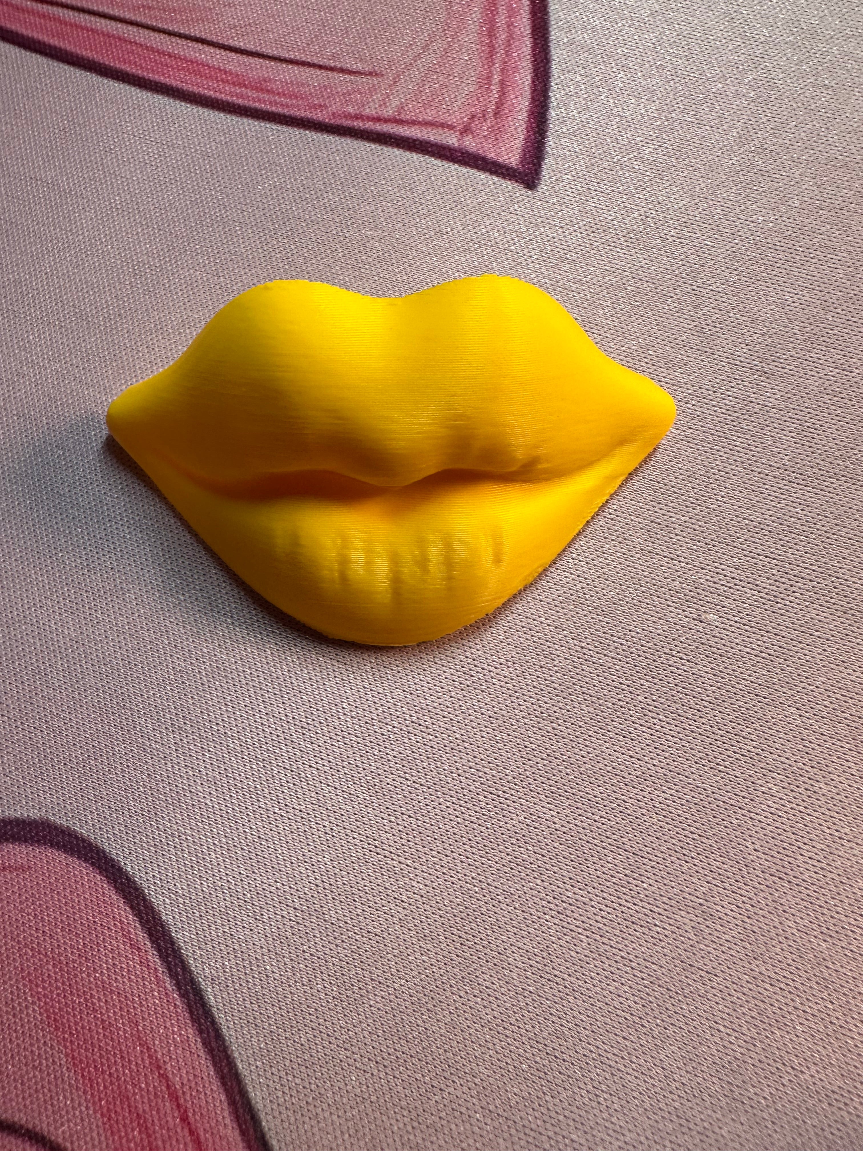 Tumbler Garnish: Lips or Mouth