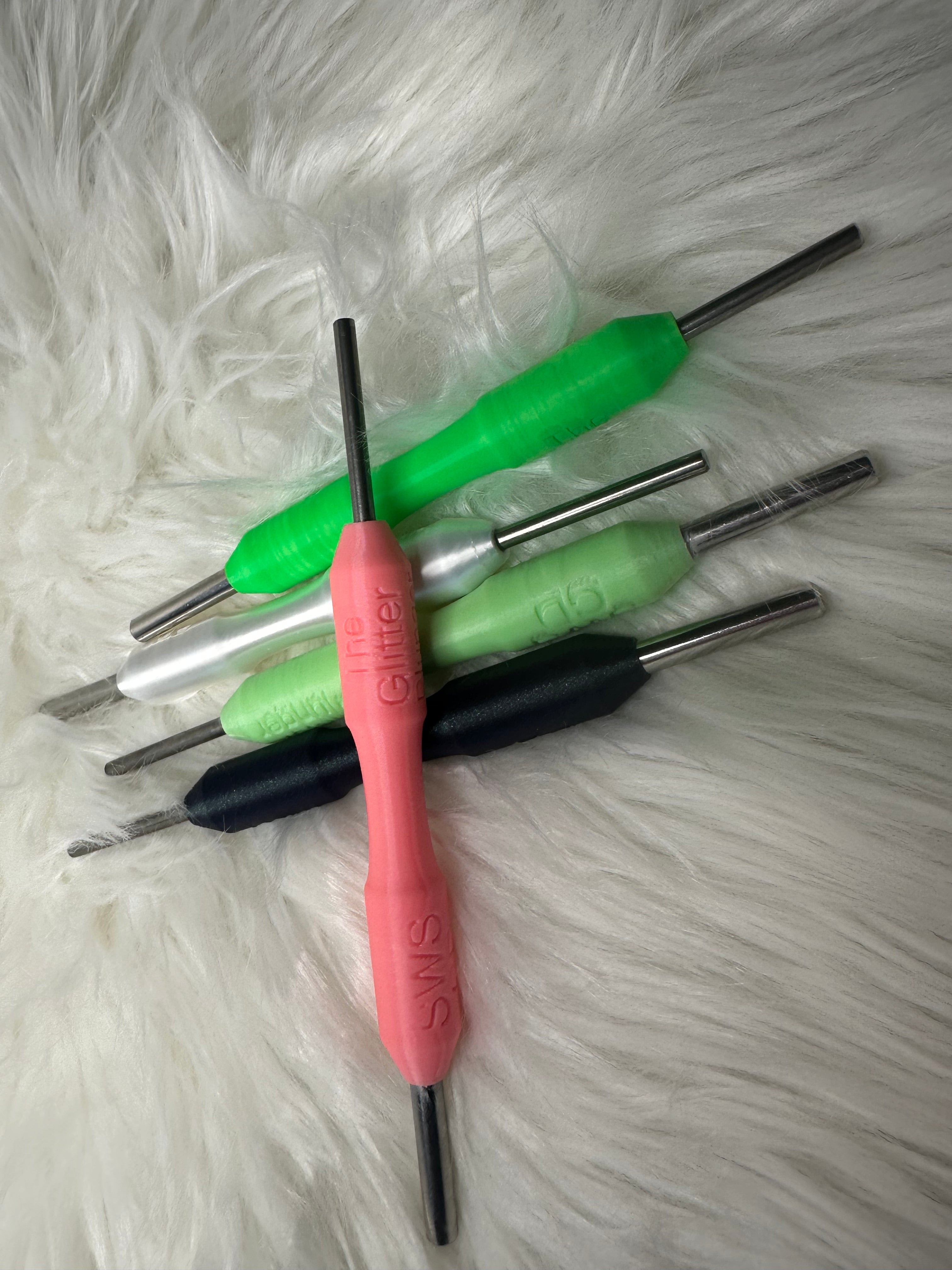 Plunger - Push that glitter into your Snow Globe with ease