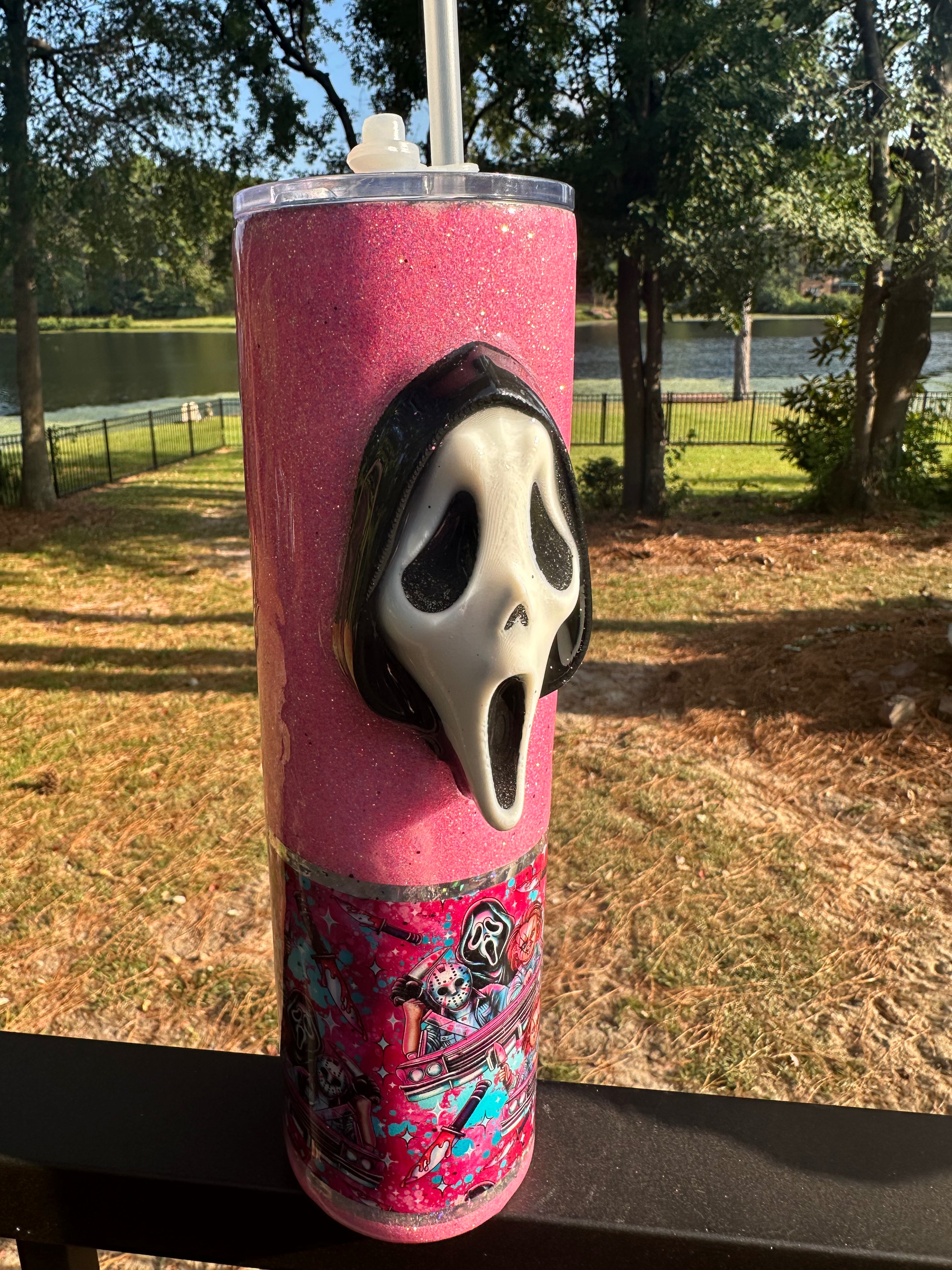 Tumbler Garnish: Scream Ghost Face