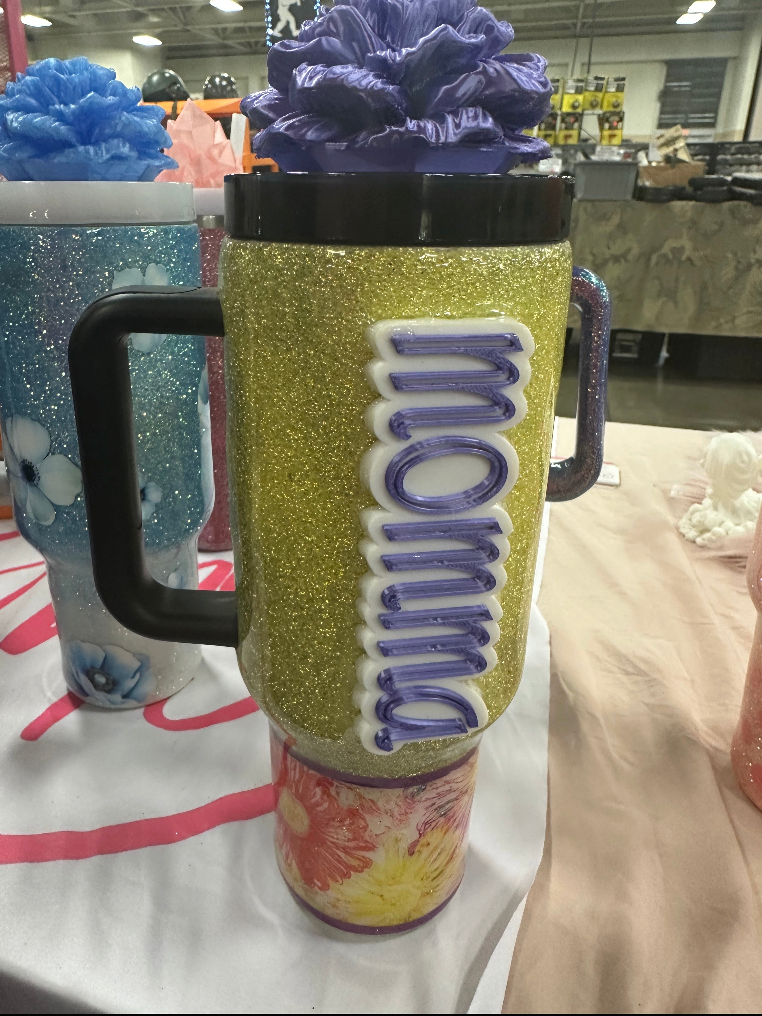 Tumbler Garnish: Momma or Mama on your tumbler